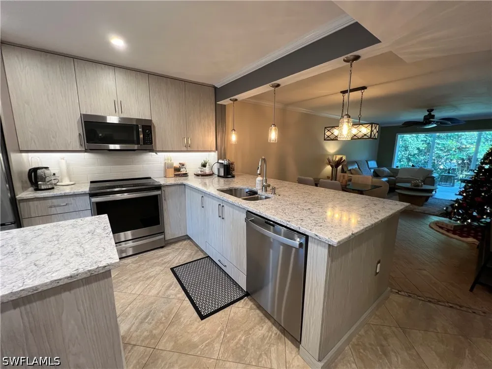 Sandpiper Bay Circle #I102 Naples, FL 34112