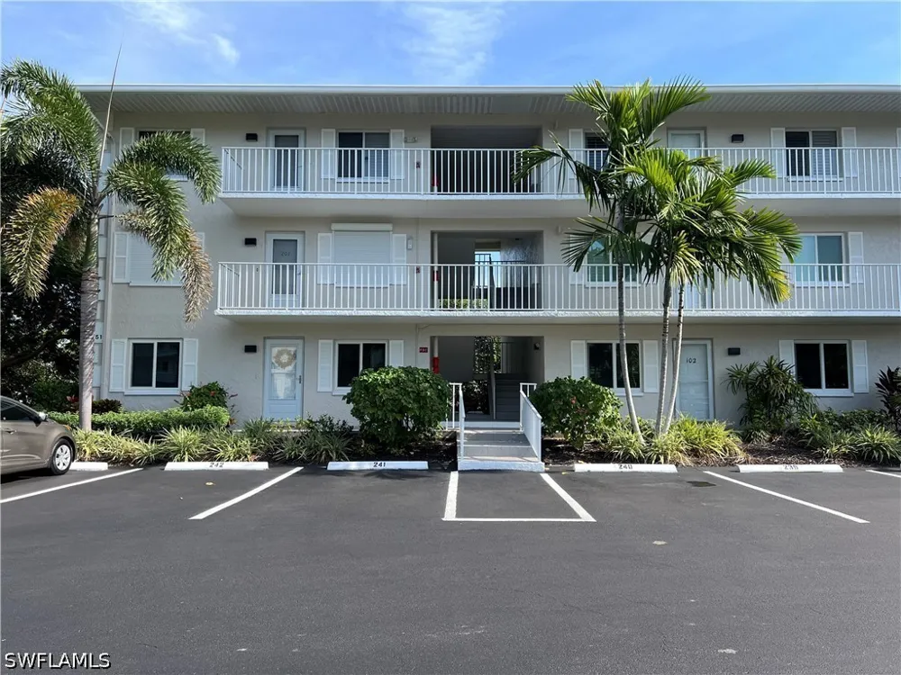 Sandpiper Bay Circle #I102 Naples, FL 34112