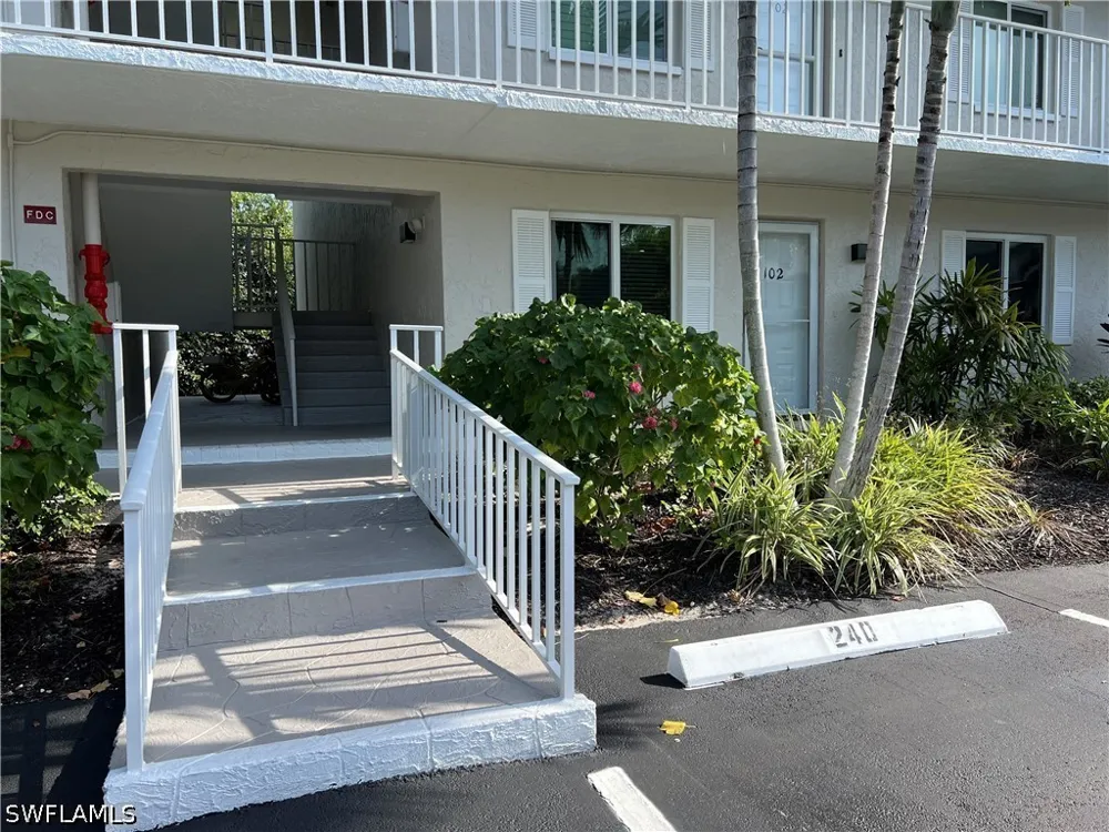 Sandpiper Bay Circle #I102 Naples, FL 34112