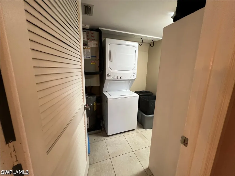 Sandpiper Bay Circle #I102 Naples, FL 34112