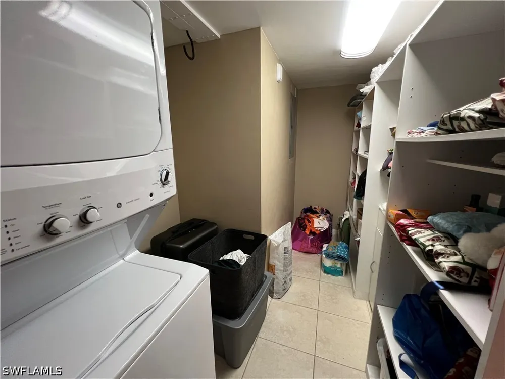 Sandpiper Bay Circle #I102 Naples, FL 34112