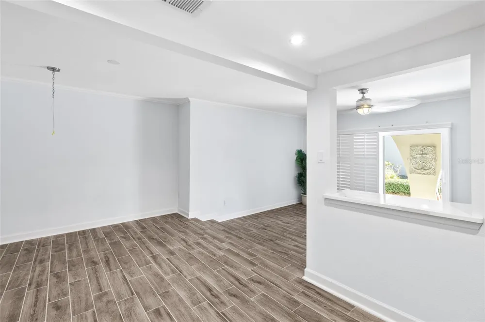 505 PLAZA SEVILLE COURT #9 Treasure Island, FL 33706