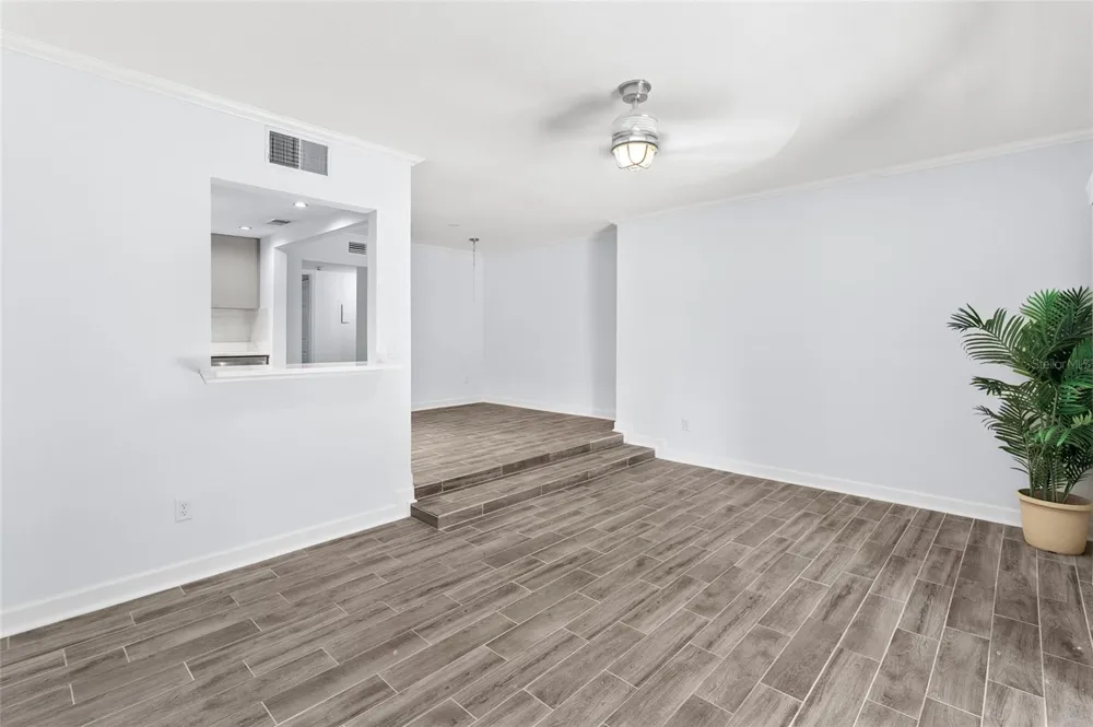 505 PLAZA SEVILLE COURT #9 Treasure Island, FL 33706