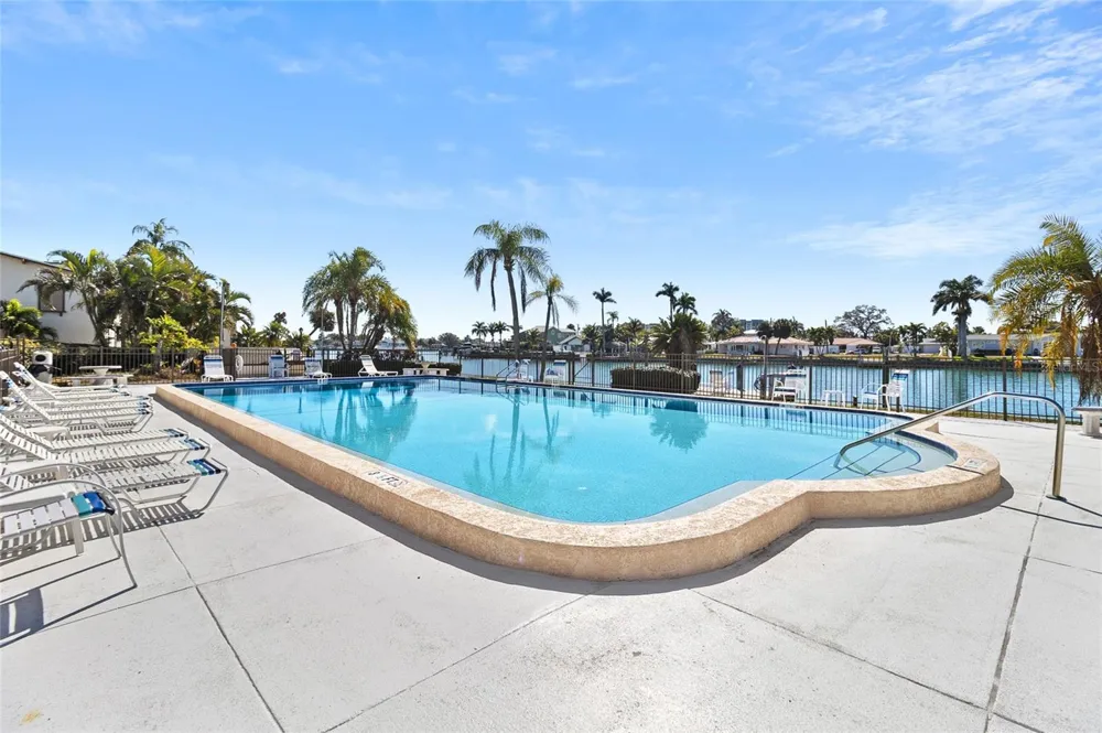 505 PLAZA SEVILLE COURT #9 Treasure Island, FL 33706