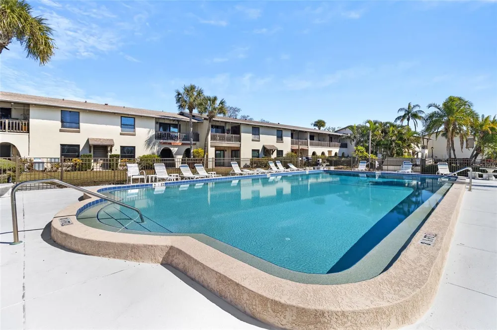 505 PLAZA SEVILLE COURT #9 Treasure Island, FL 33706