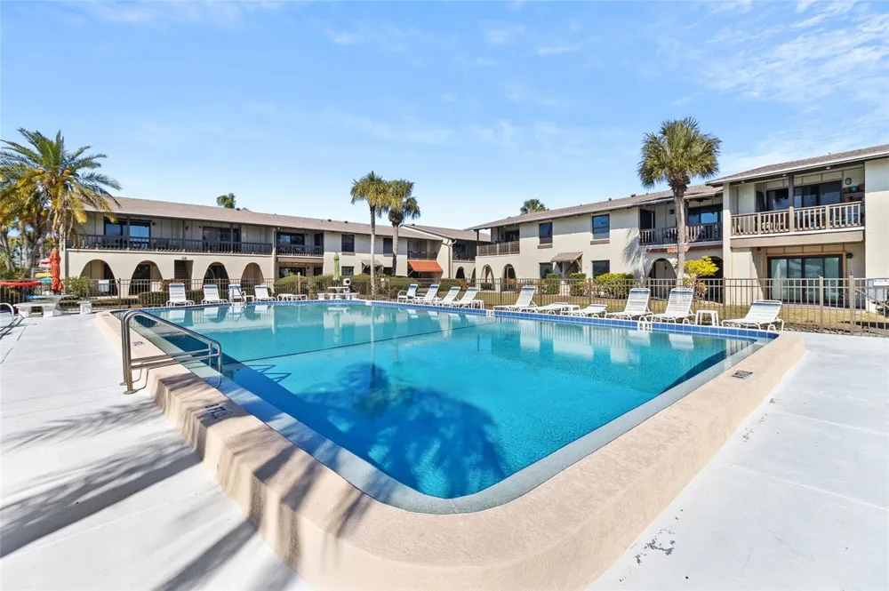 505 PLAZA SEVILLE COURT #9 Treasure Island, FL 33706