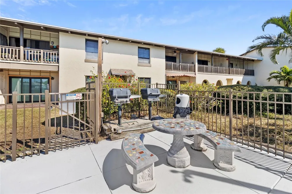 505 PLAZA SEVILLE COURT #9 Treasure Island, FL 33706