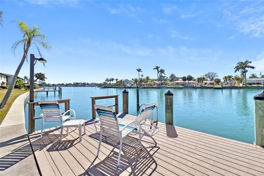 505 PLAZA SEVILLE COURT #9 Treasure Island, FL 33706