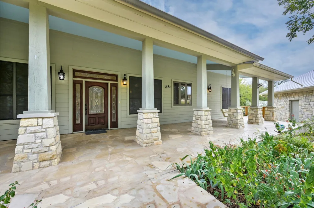 1118 Rustic Lane Spicewood, TX 78669