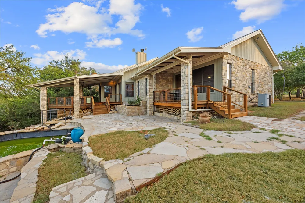 1118 Rustic Lane Spicewood, TX 78669