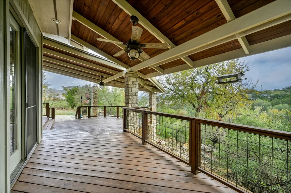 1118 Rustic Lane Spicewood, TX 78669