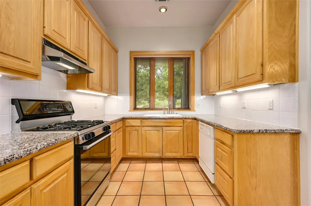 1118 Rustic Lane Spicewood, TX 78669