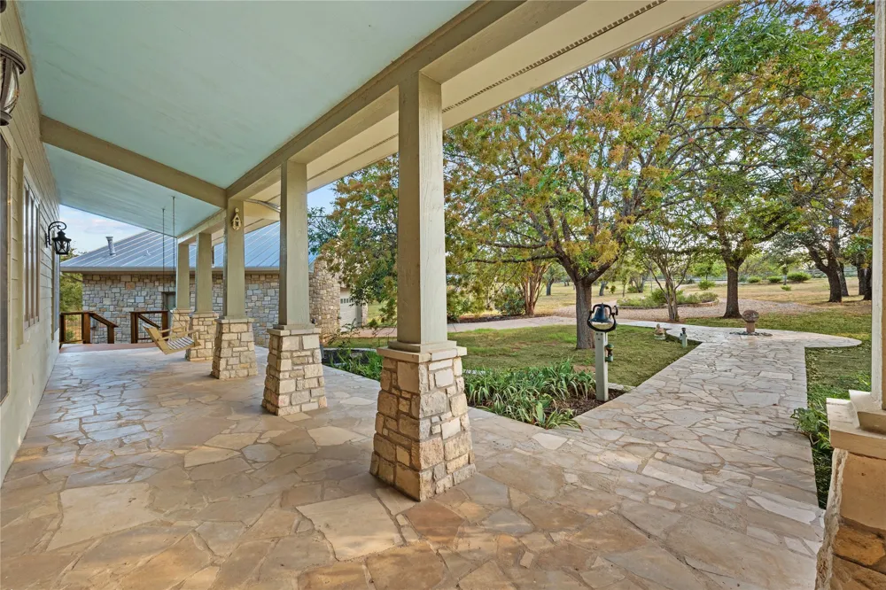 1118 Rustic Lane Spicewood, TX 78669