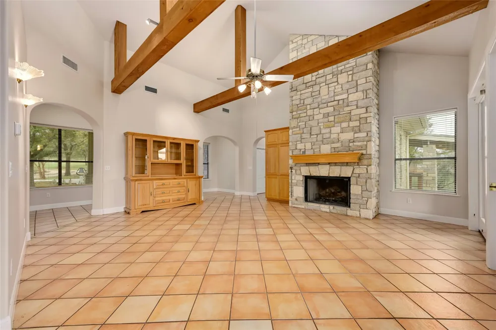 1118 Rustic Lane Spicewood, TX 78669