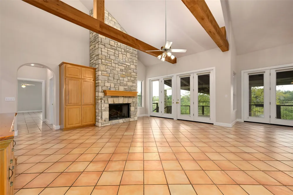 1118 Rustic Lane Spicewood, TX 78669