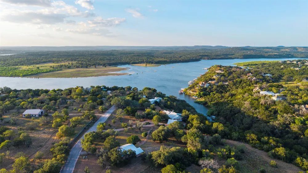 1118 Rustic Lane Spicewood, TX 78669