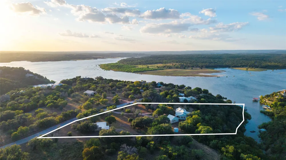 1118 Rustic Lane Spicewood, TX 78669
