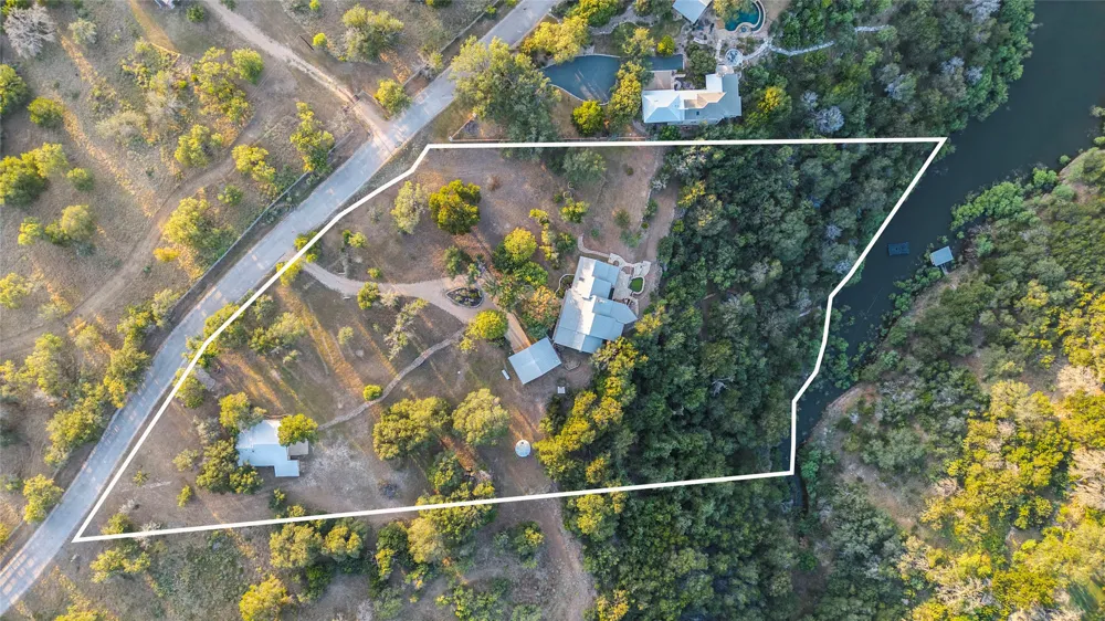 1118 Rustic Lane Spicewood, TX 78669