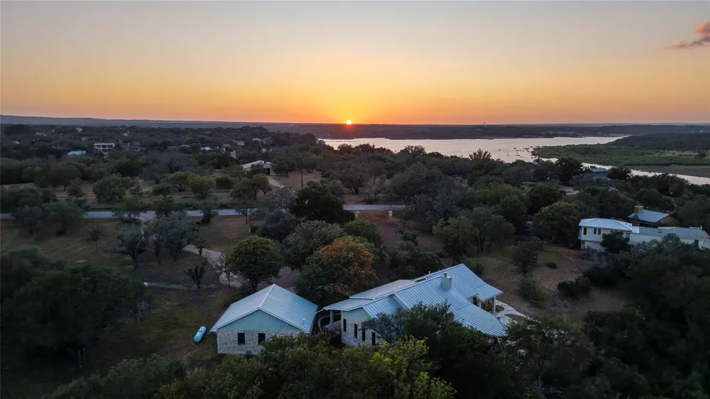 1118 Rustic Lane Spicewood, TX 78669