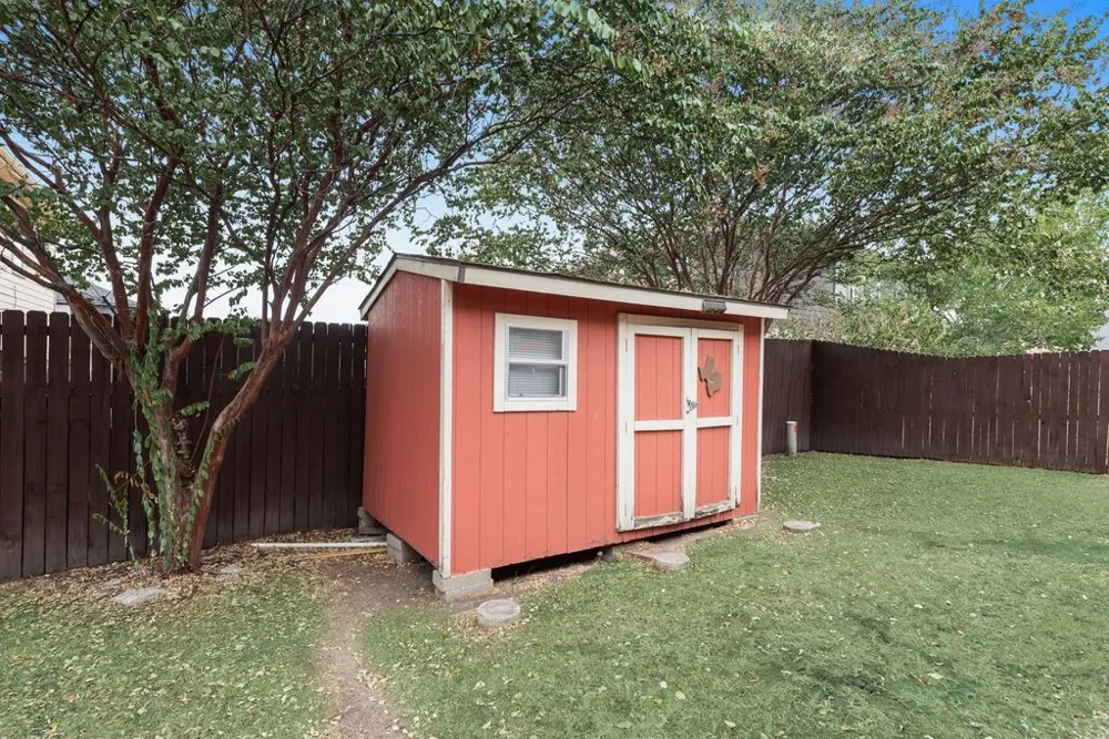 7602 Stanhope Lane Arlington, TX 76001