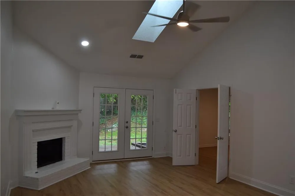 5134 Hill Farm Drive NE Woodstock, GA 30188