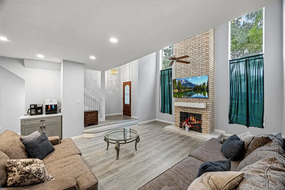 664 Eldridge Parkway Houston, TX 77079