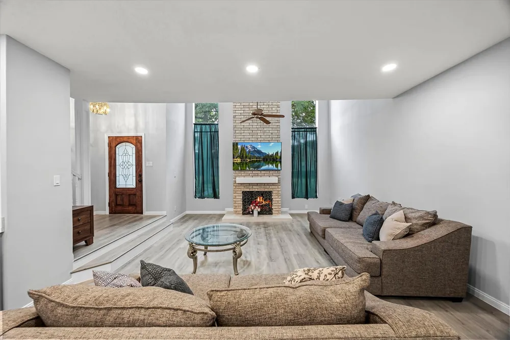 664 Eldridge Parkway Houston, TX 77079