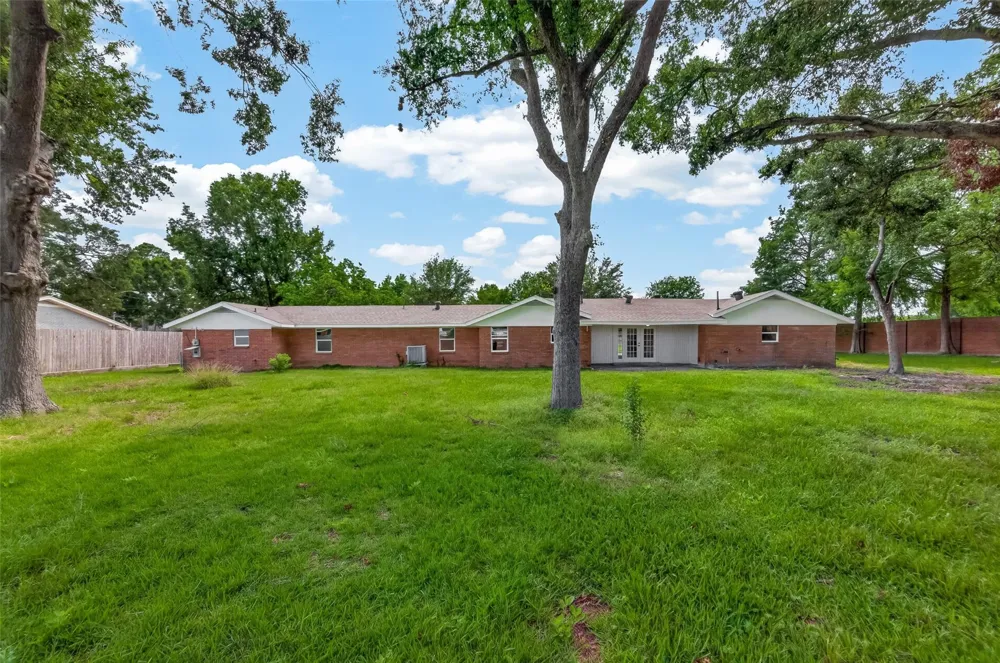 18219 Kings Lynn Street Webster, TX 77058