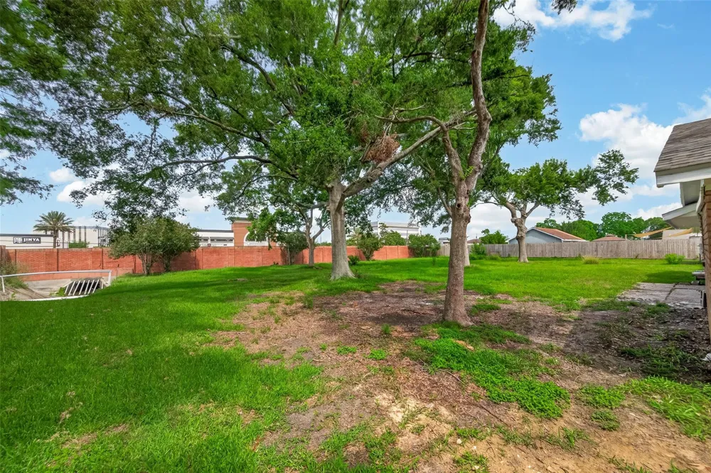 18219 Kings Lynn Street Webster, TX 77058