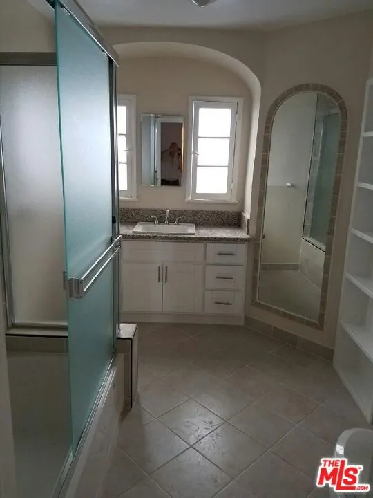 8737 Clifton Way Beverly Hills, CA 90211