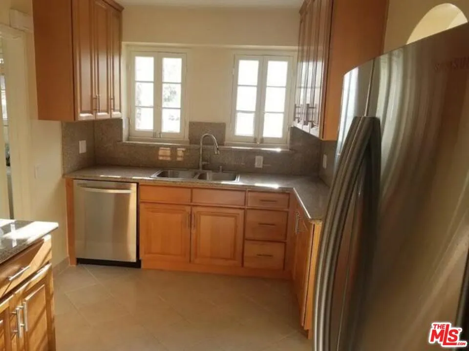 8737 Clifton Way Beverly Hills, CA 90211