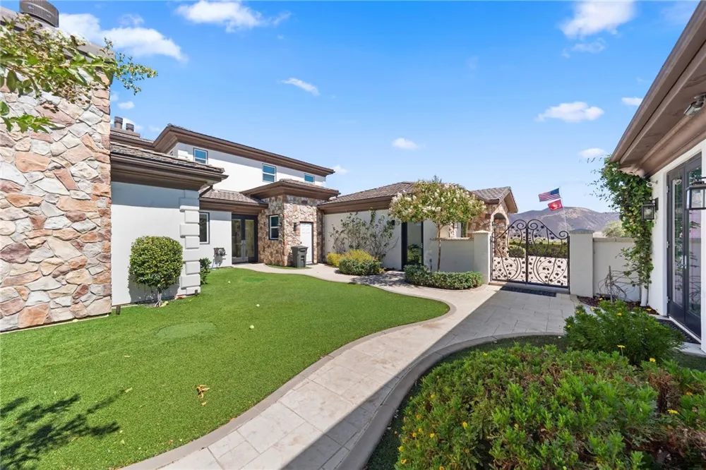 36736 Pauba Road Temecula, CA 92592