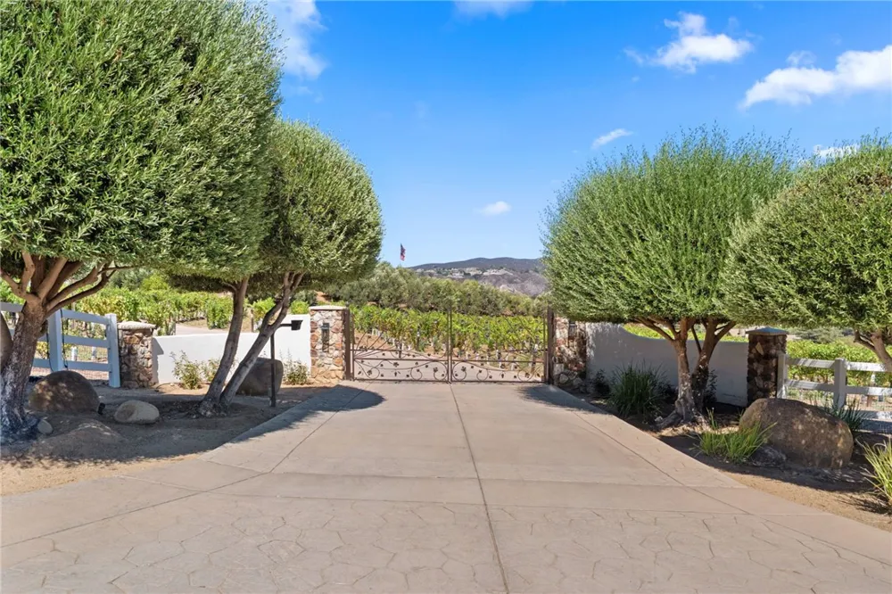 36736 Pauba Road Temecula, CA 92592