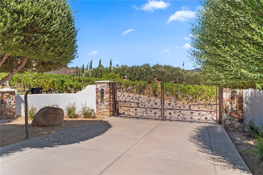 36736 Pauba Road Temecula, CA 92592
