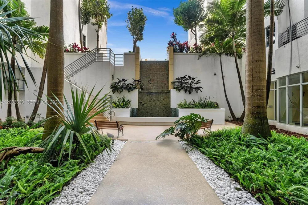 1830 Radius Dr #608 Hollywood, FL 33020