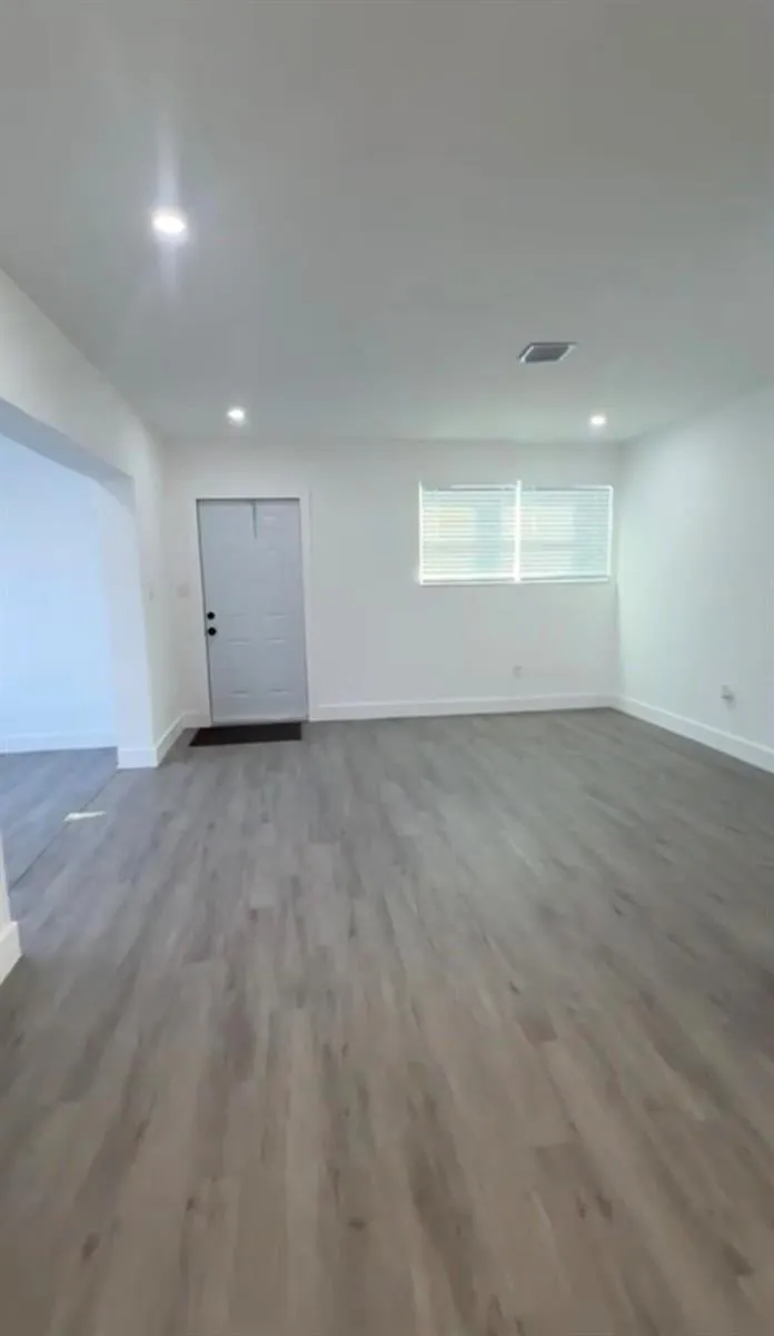 517 NW 16th Avenue Fort Lauderdale, FL 33311