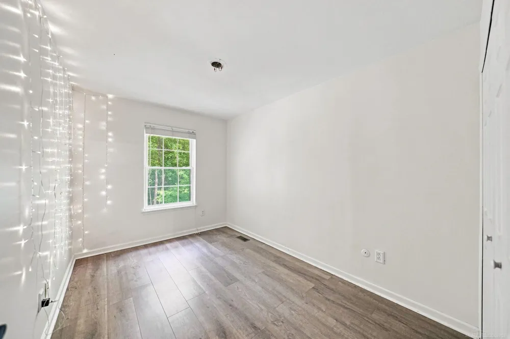 33707 Bayview DR Drive Chesterfield Township, MI 48047