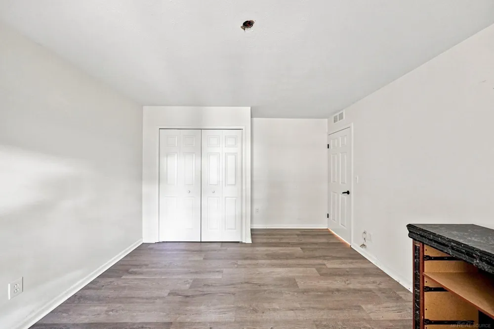 33707 Bayview DR Drive Chesterfield Township, MI 48047