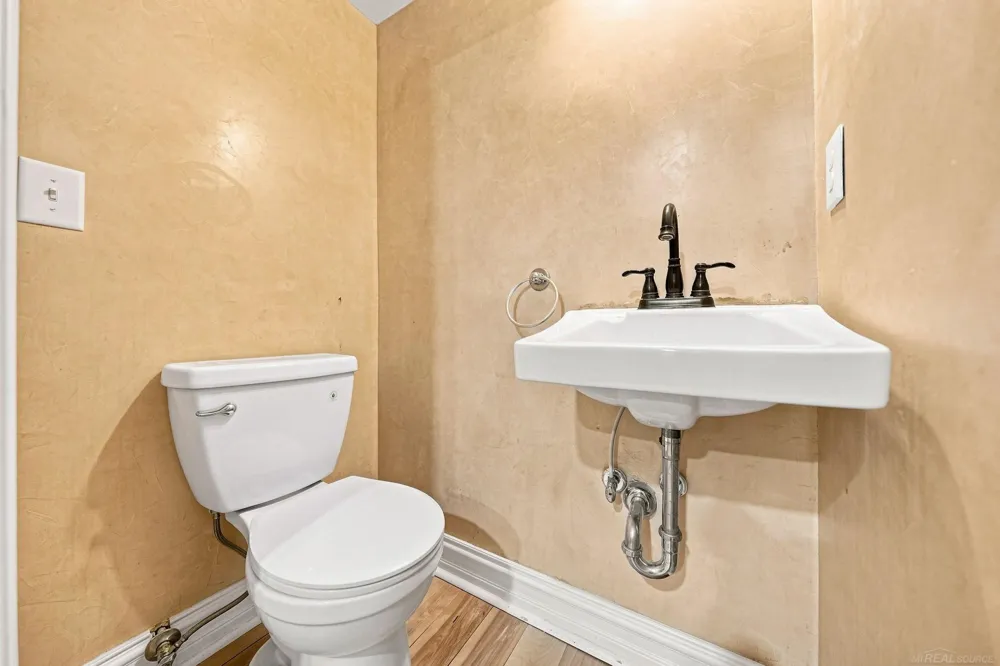 33707 Bayview DR Drive Chesterfield Township, MI 48047