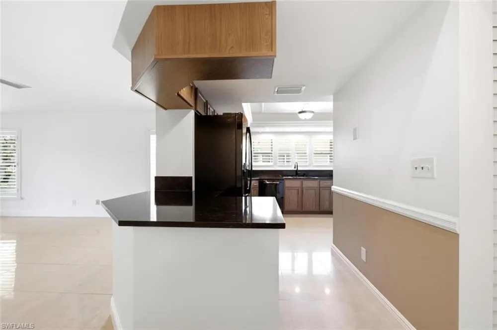 9856 Luna Circle #204 Naples, FL 34109