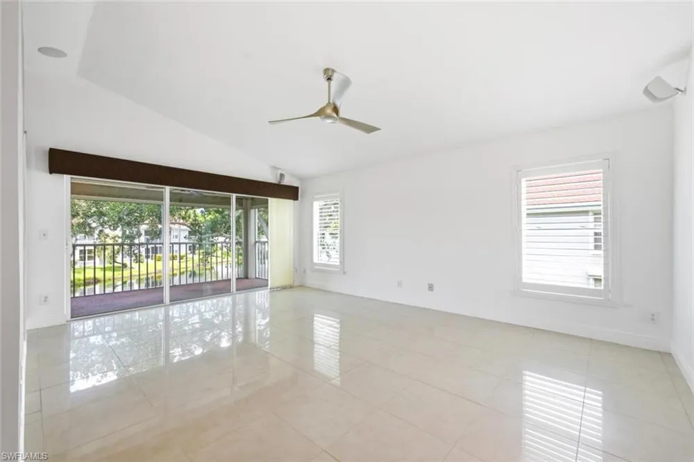 9856 Luna Circle #204 Naples, FL 34109
