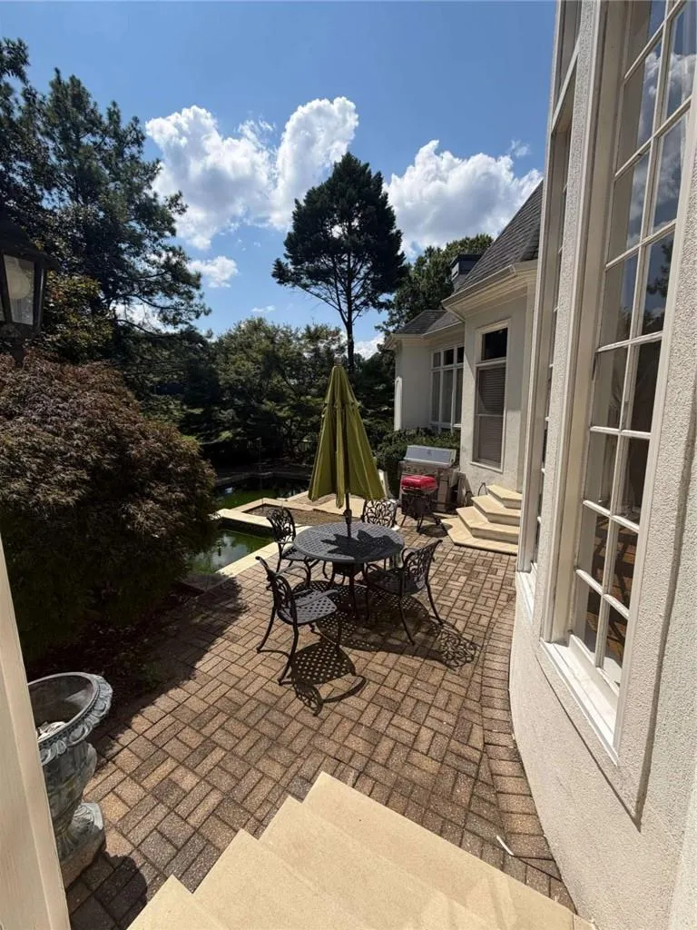 2212 Ascott Valley Trc Johns Creek, GA 30097