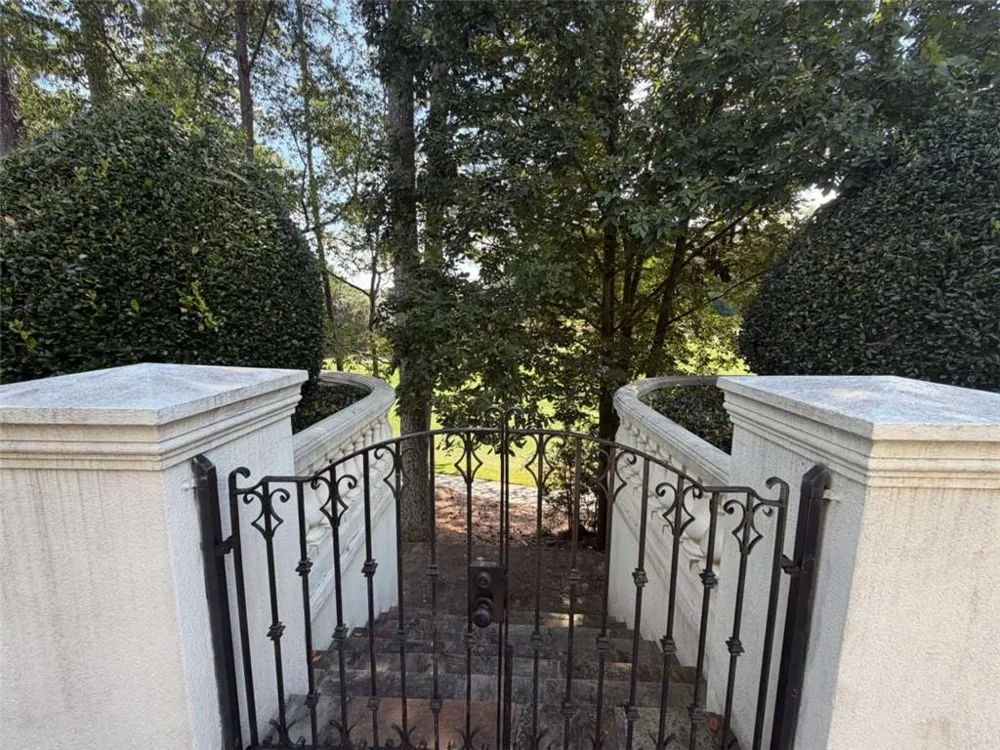 2212 Ascott Valley Trc Johns Creek, GA 30097