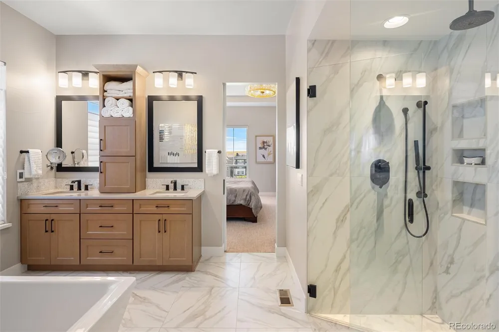 6484 Canyonpoint Road Castle Pines, CO 80108