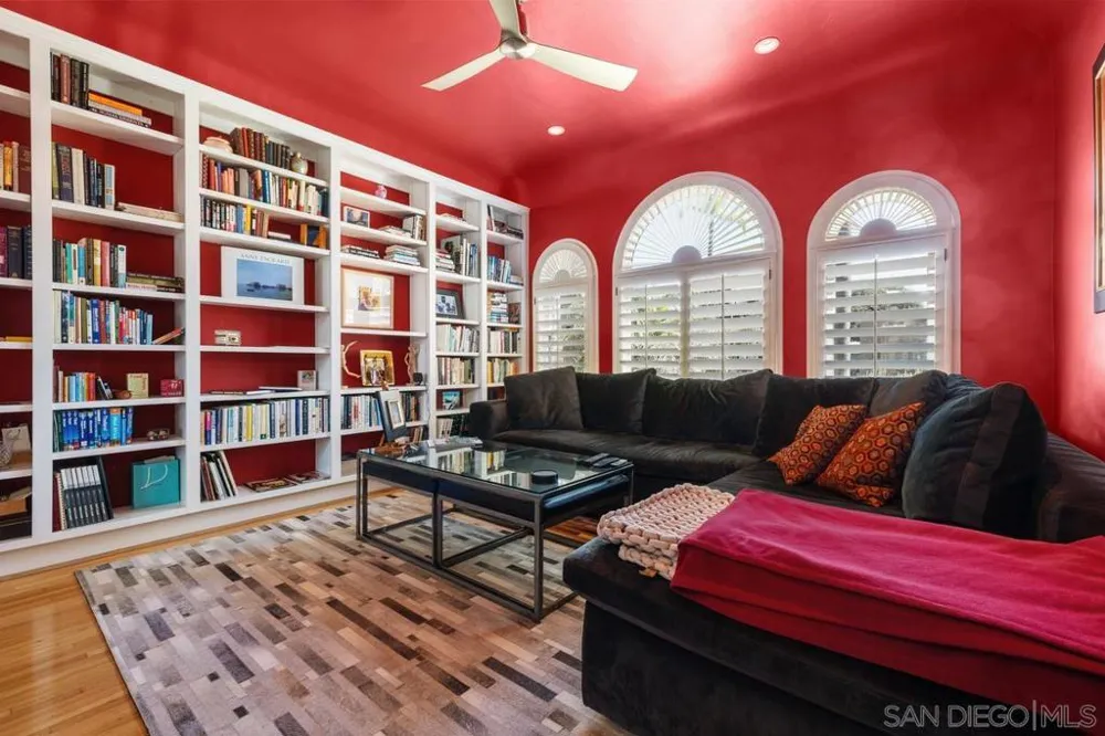 4874 Edgeware Road San Diego, CA 92116