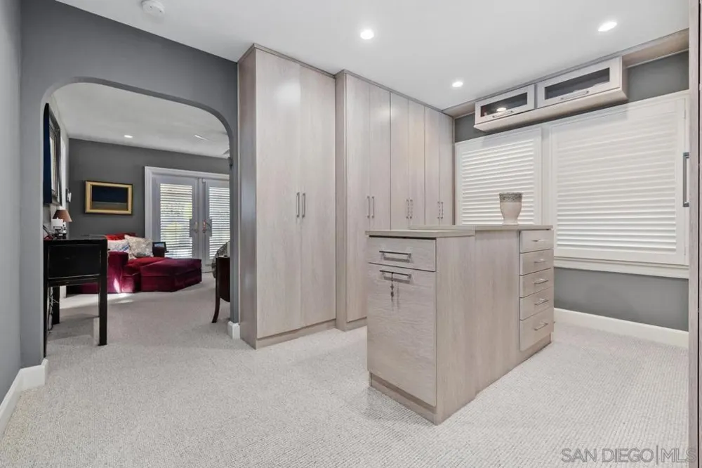 4874 Edgeware Road San Diego, CA 92116