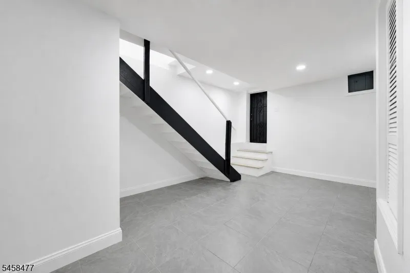 58 Ingraham Pl Newark City, NJ 07108