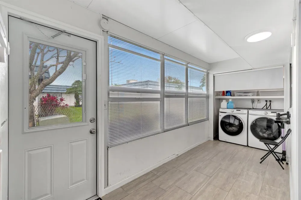 76 Waterford D Delray Beach, FL 33446