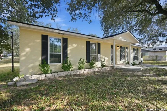 1307 WILLIAM ST George West, TX 78022