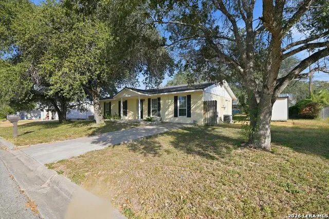 1307 WILLIAM ST George West, TX 78022
